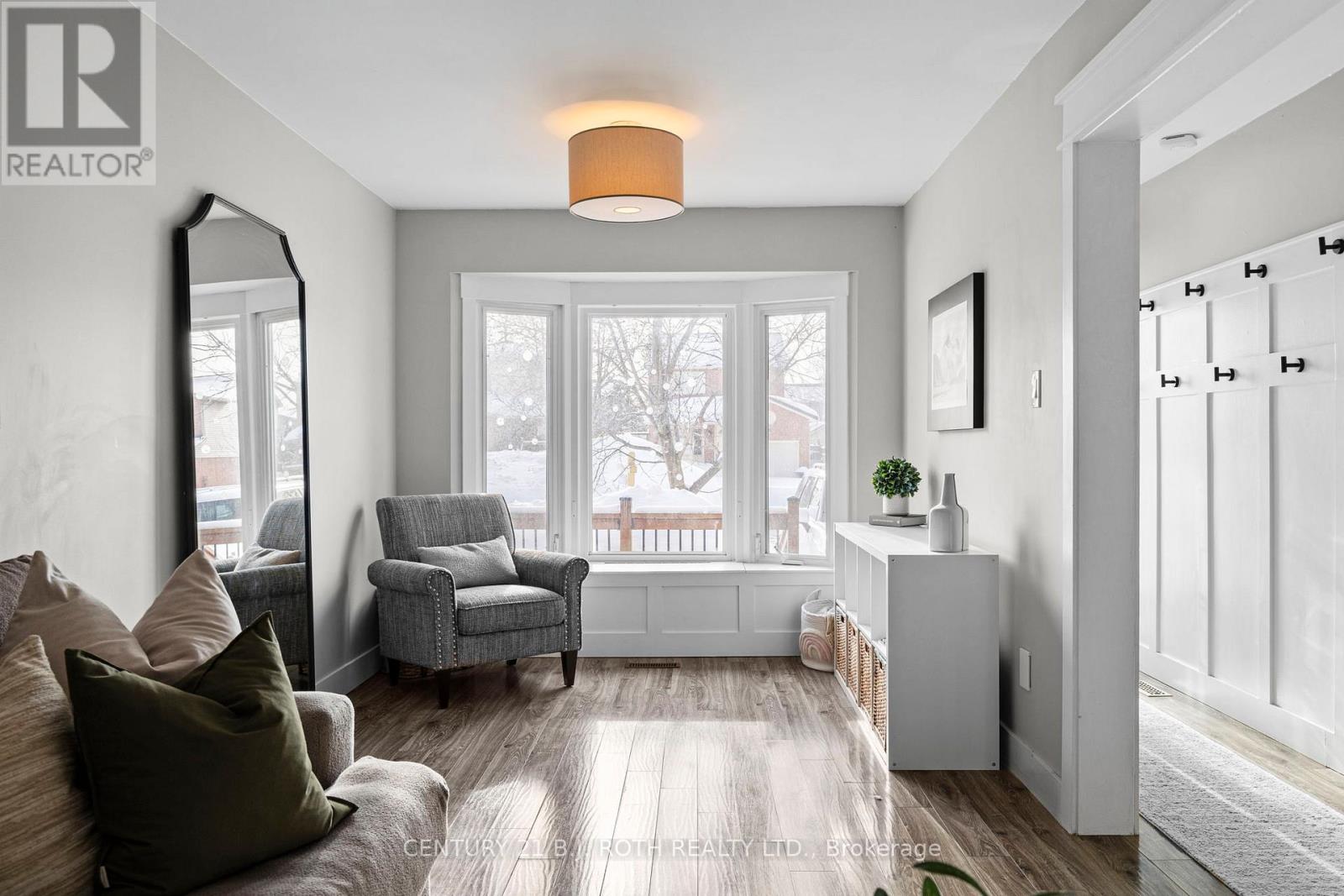 13 Hadden Crescent, Barrie (Cundles East), Ontario  L4M 6G6 - Photo 2 - S12835250