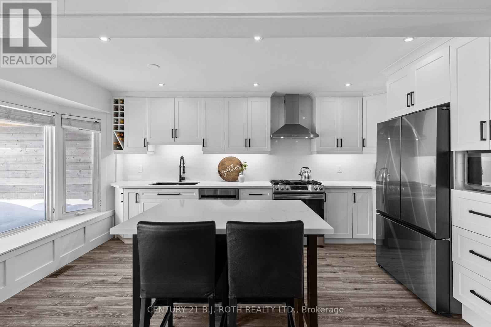 13 Hadden Crescent, Barrie (Cundles East), Ontario  L4M 6G6 - Photo 7 - S12835250