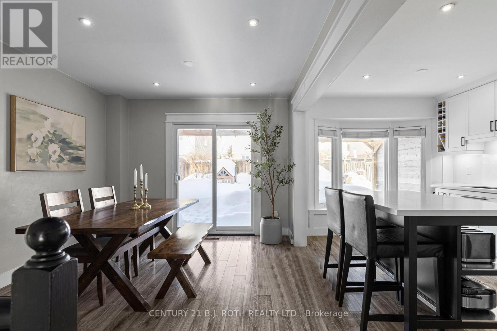 13 Hadden Crescent, Barrie (Cundles East), Ontario  L4M 6G6 - Photo 9 - S12835250