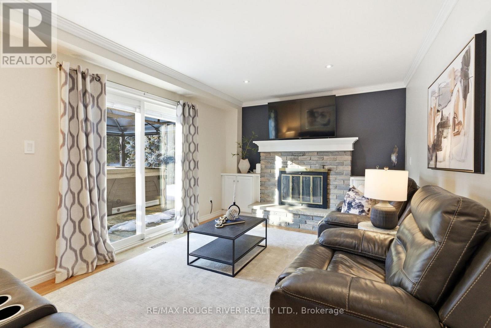 90 Robinson Crescent, Whitby, Ontario  L1N 6W5 - Photo 15 - E12835138