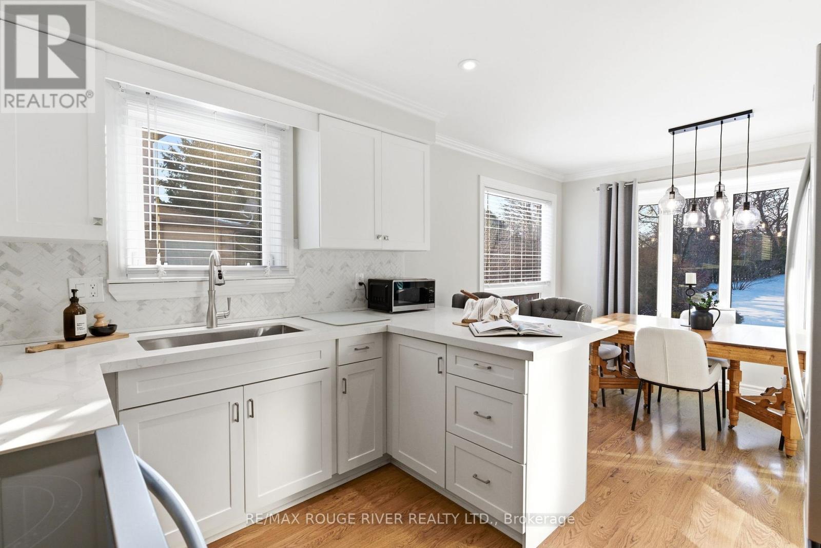 90 Robinson Crescent, Whitby, Ontario  L1N 6W5 - Photo 10 - E12835138