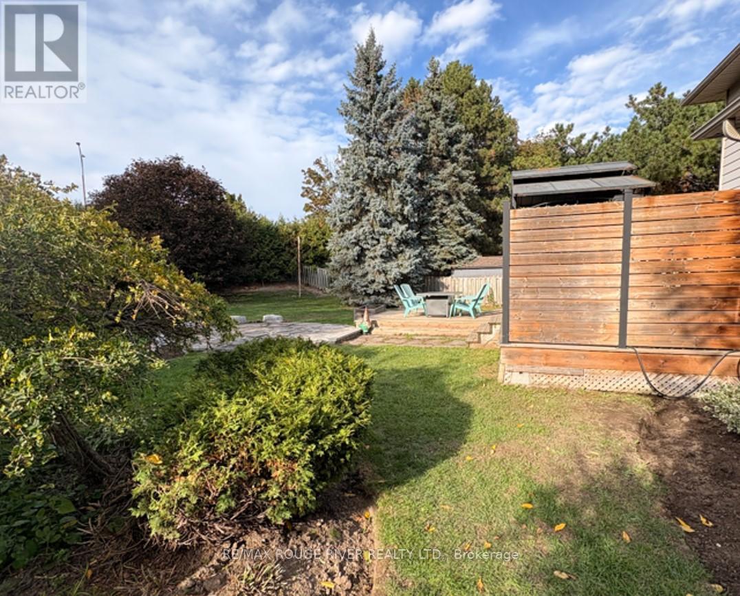 90 Robinson Crescent, Whitby, Ontario  L1N 6W5 - Photo 38 - E12835138