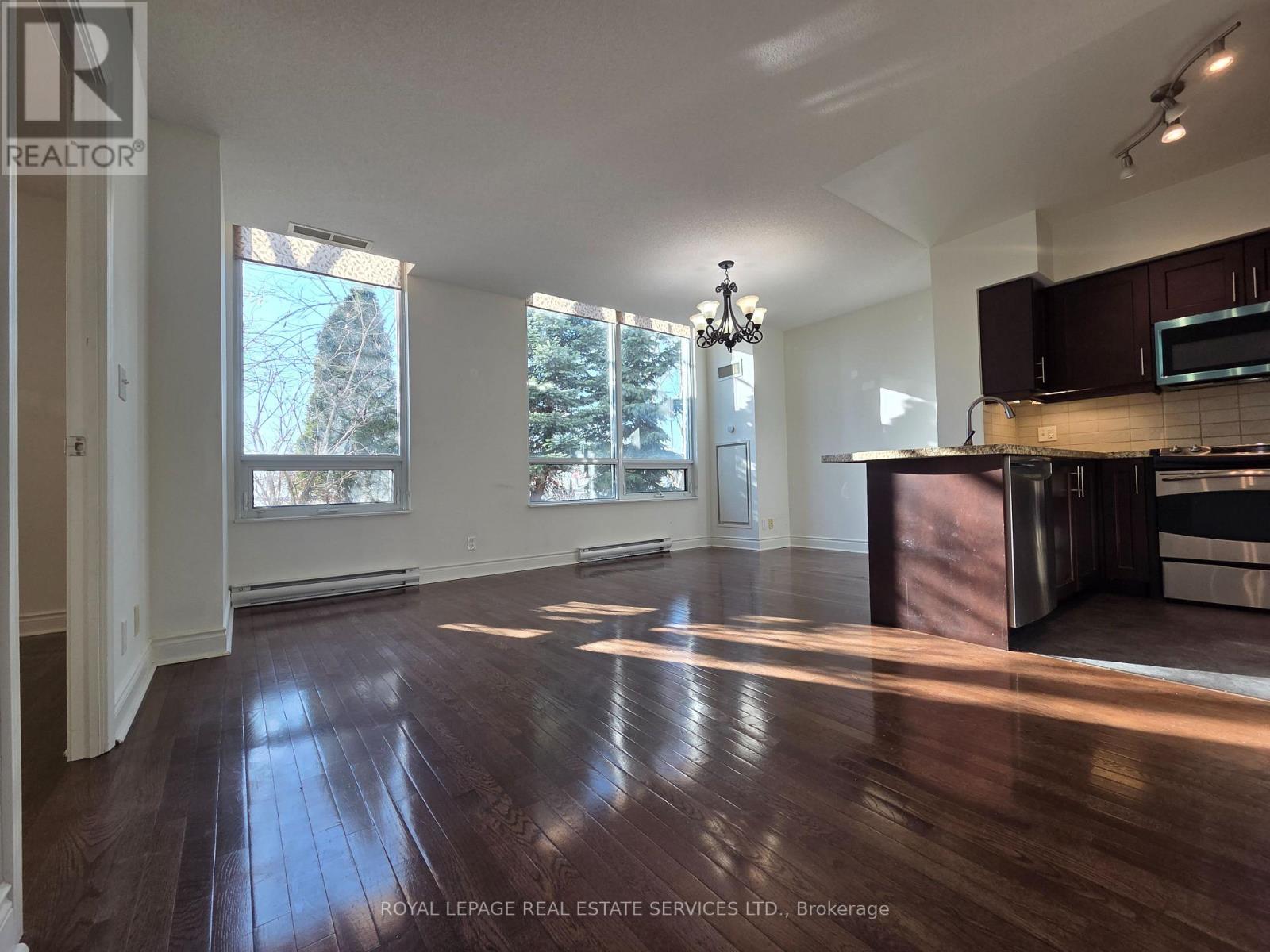 102 - 1900 Lake Shore Boulevard, Toronto, Ontario  M6S 1A4 - Photo 6 - W12662250