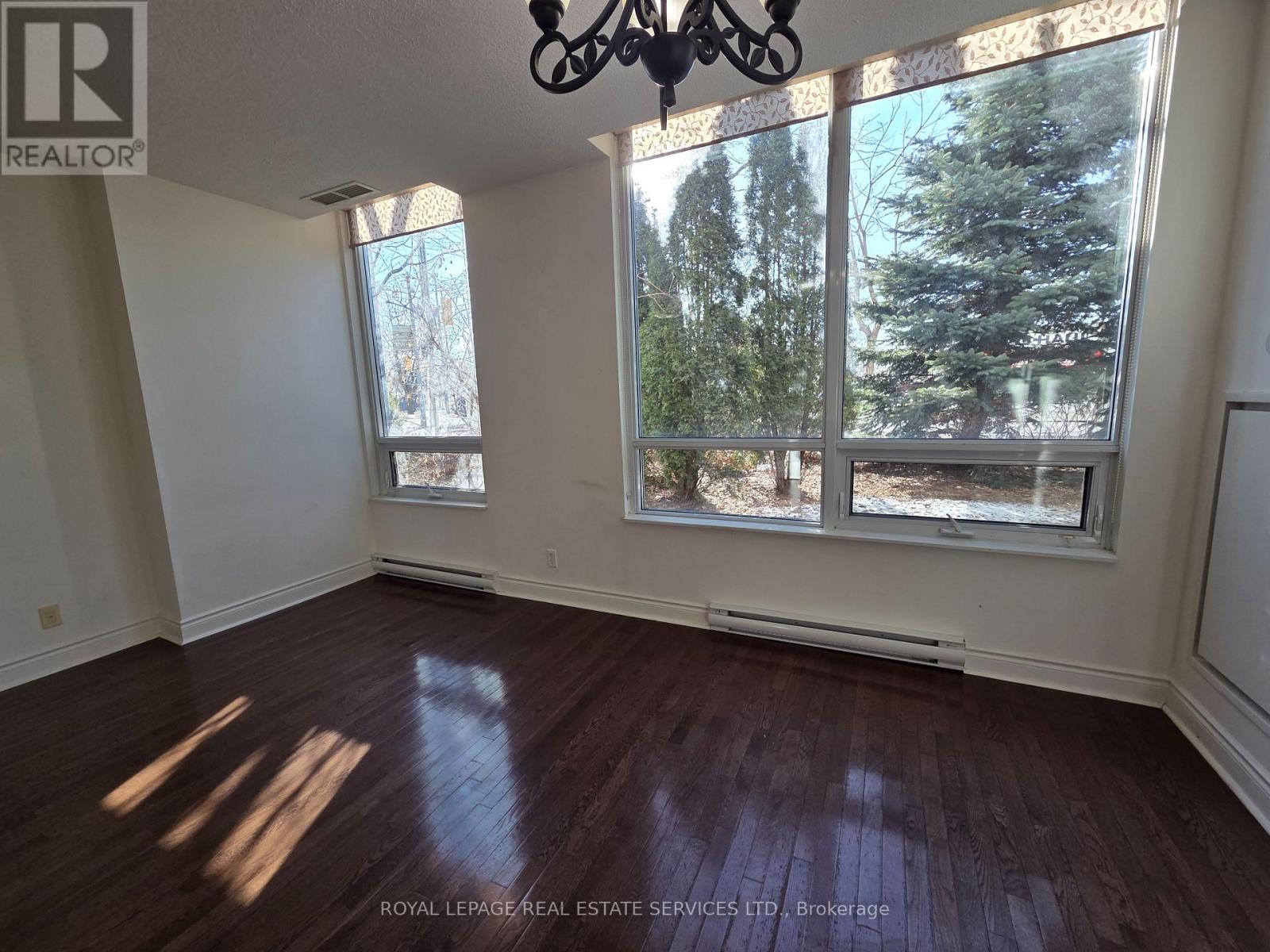 102 - 1900 Lake Shore Boulevard, Toronto, Ontario  M6S 1A4 - Photo 8 - W12662250