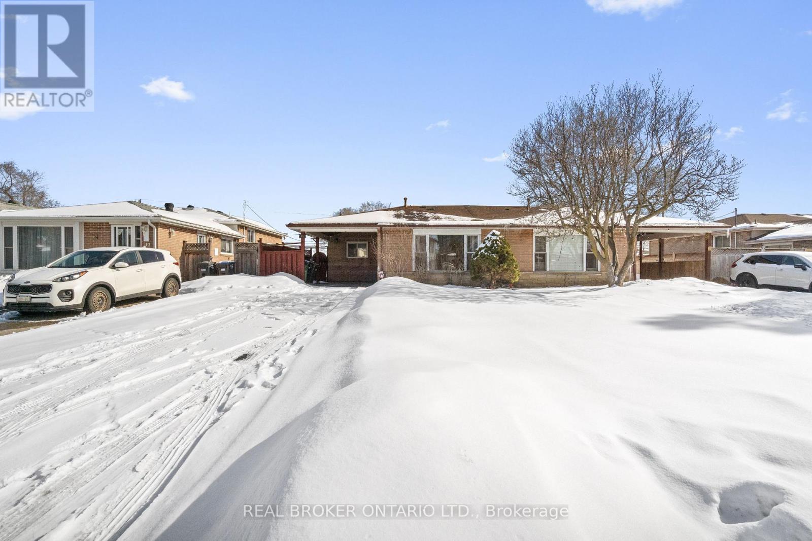 11 Cathcart Crescent, Brampton, Ontario  L6T 2A4 - Photo 2 - W12835074