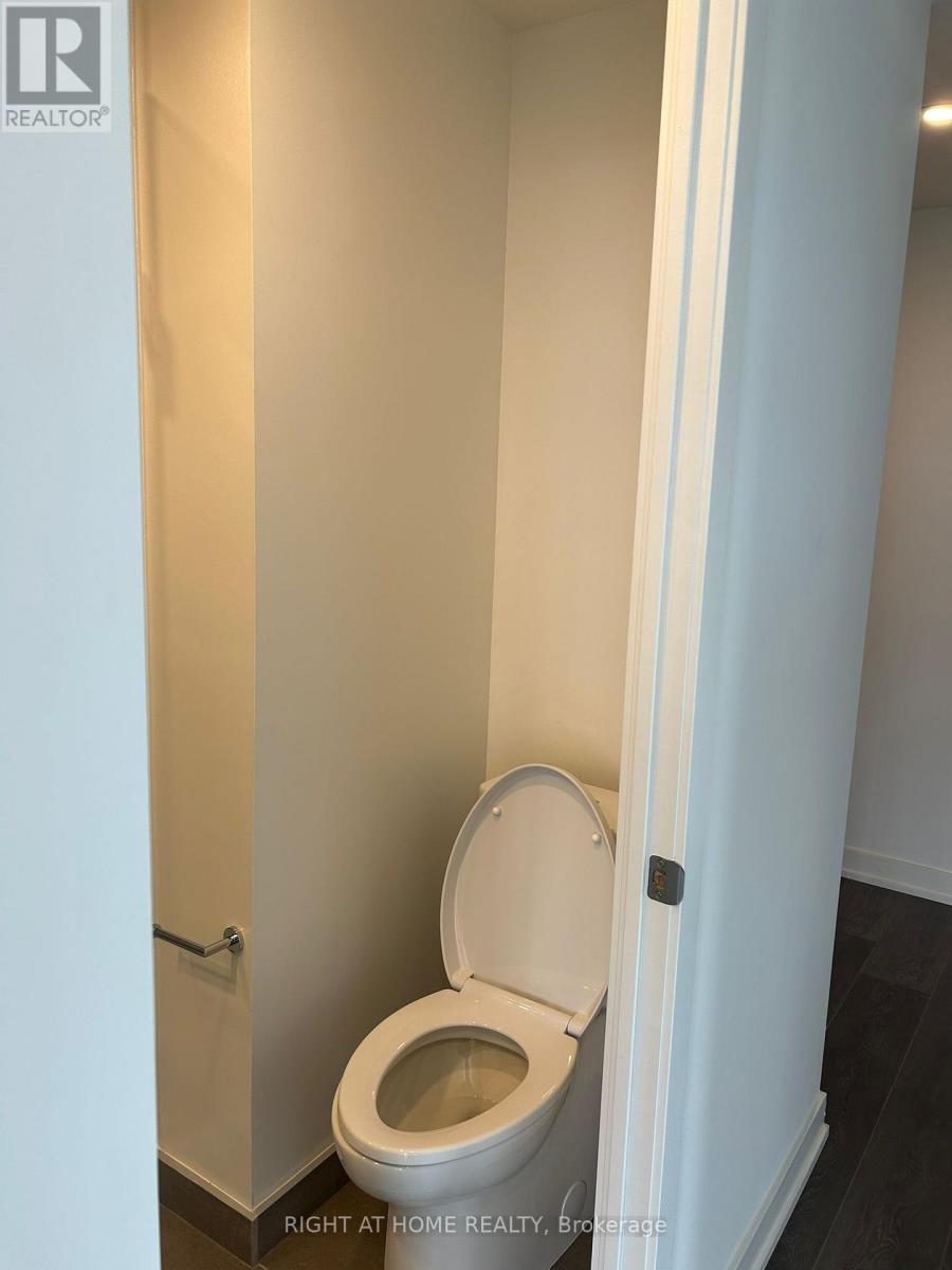 1902 - 370 Martha Street, Burlington, Ontario  L7R 0G9 - Photo 13 - W12835102