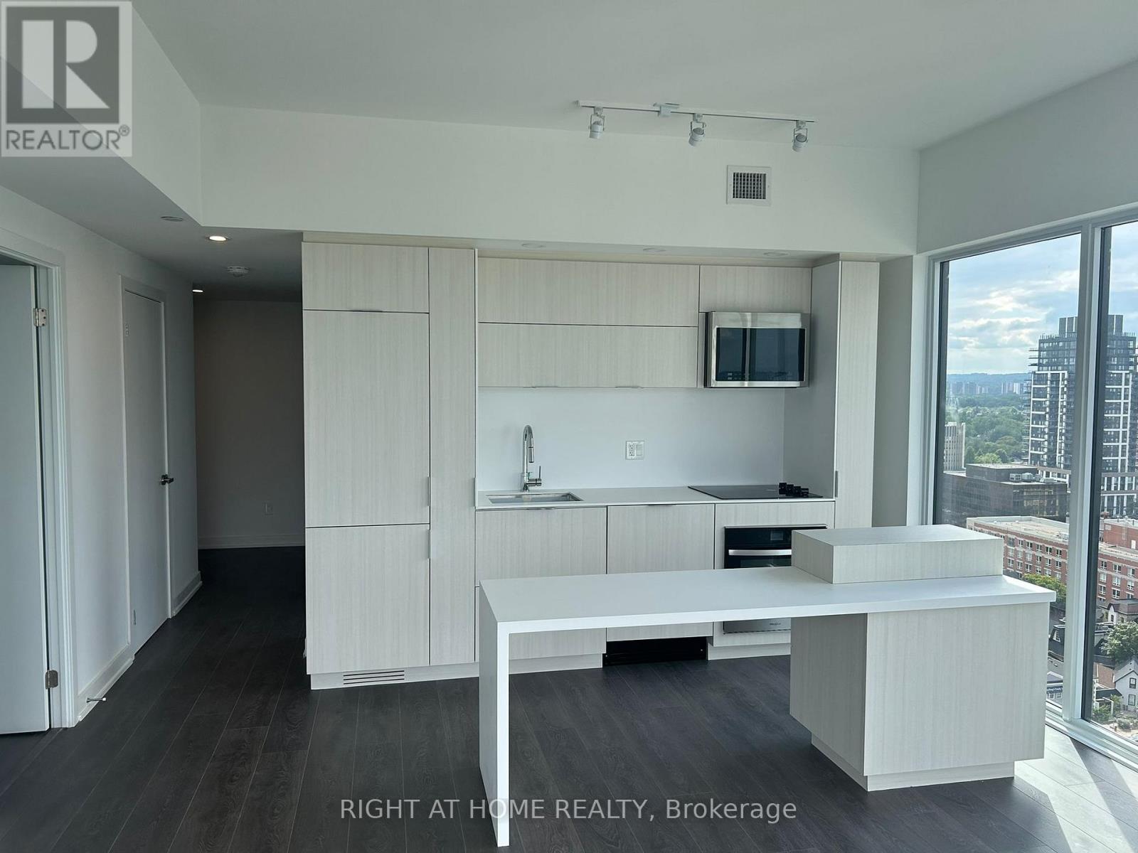 1902 - 370 Martha Street, Burlington, Ontario  L7R 0G9 - Photo 18 - W12835102