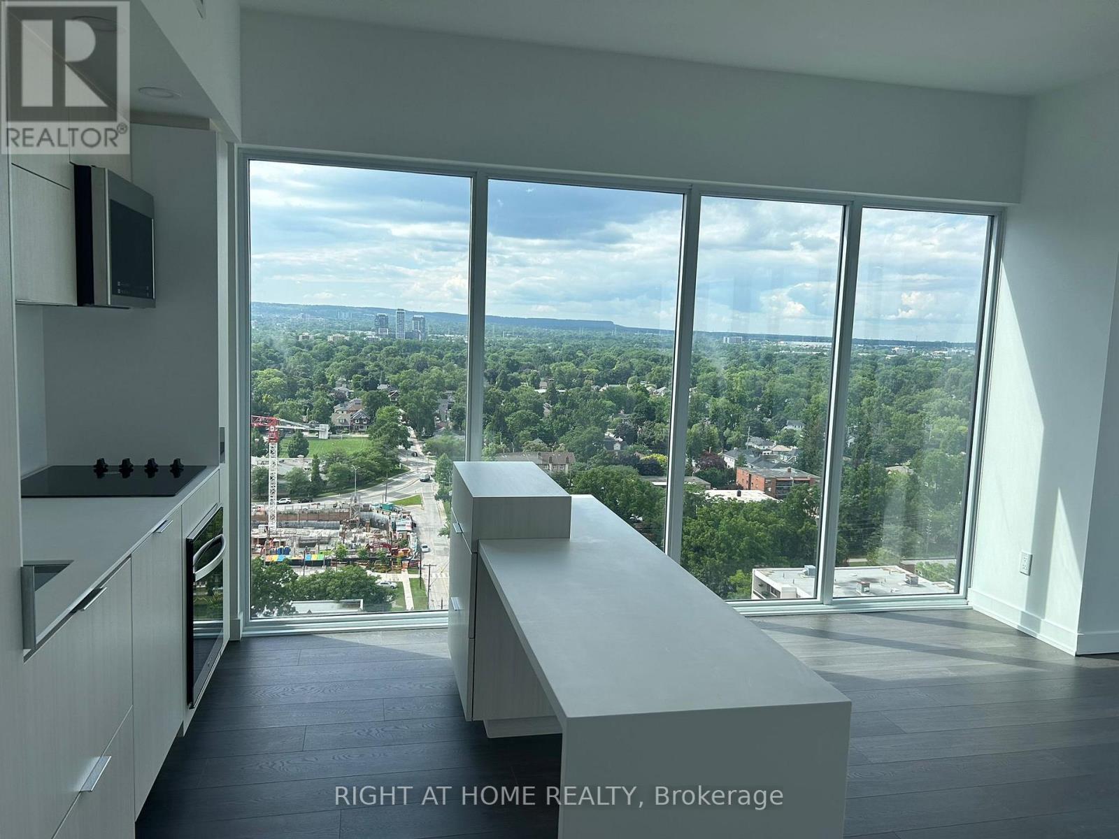 1902 - 370 Martha Street, Burlington, Ontario  L7R 0G9 - Photo 22 - W12835102