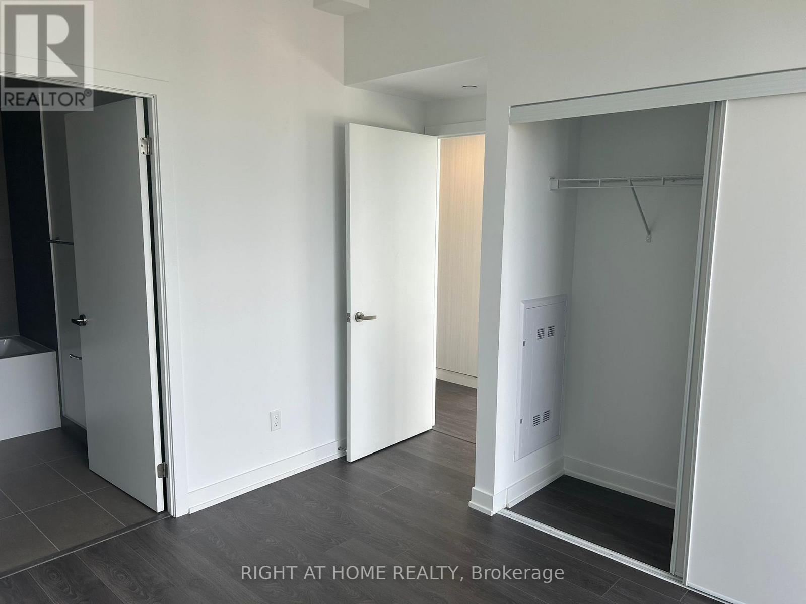 1902 - 370 Martha Street, Burlington, Ontario  L7R 0G9 - Photo 35 - W12835102