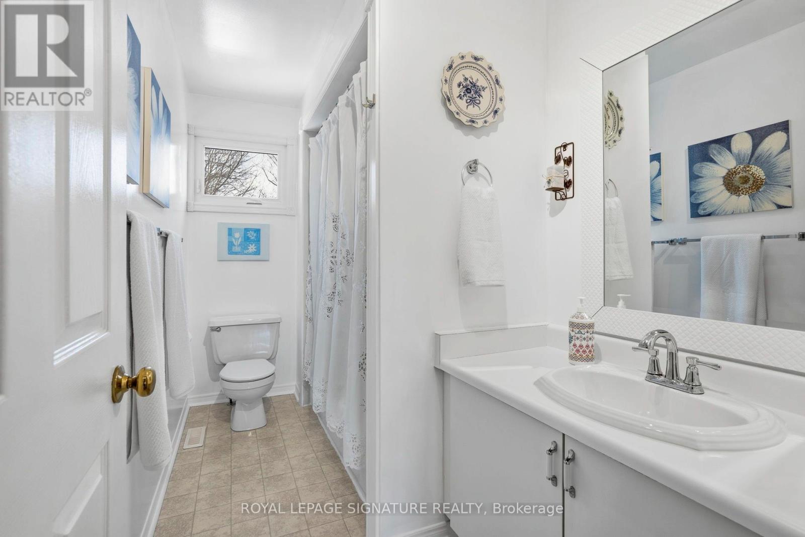 18 Webster Way, Halton Hills, Ontario  L7G 5J7 - Photo 28 - W12833964