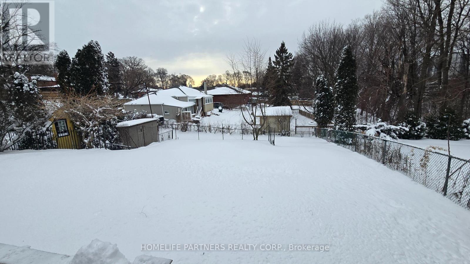 3 Ridge Point Crescent, Toronto, Ontario  M6M 2Z7 - Photo 24 - W12824760