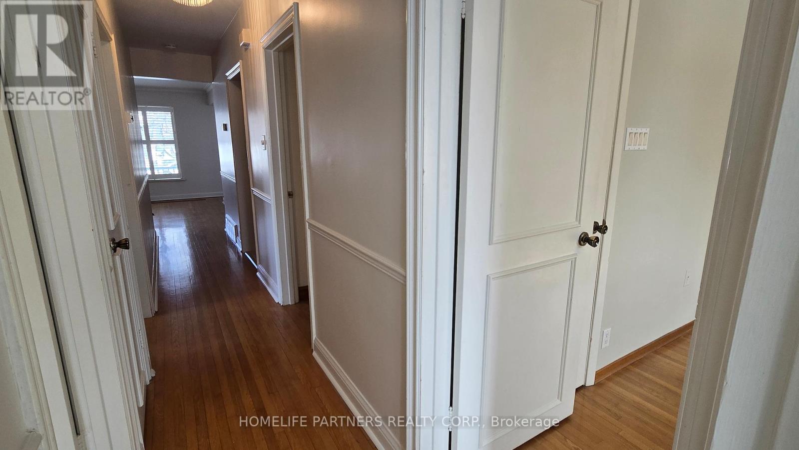 3 Ridge Point Crescent, Toronto, Ontario  M6M 2Z7 - Photo 17 - W12824760