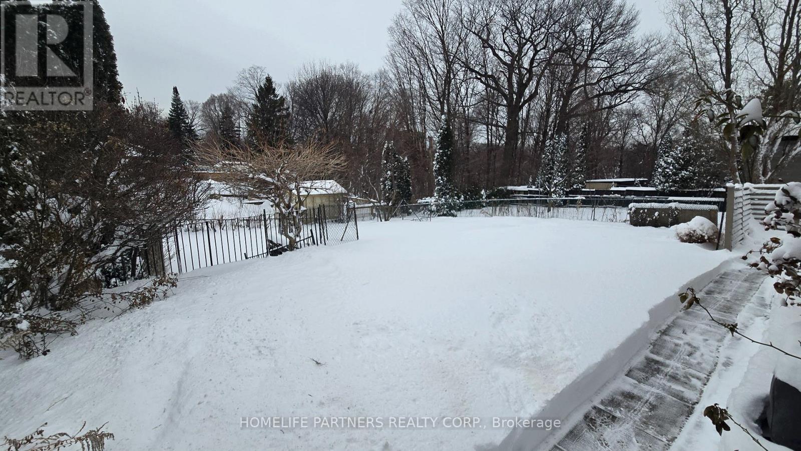 3 Ridge Point Crescent, Toronto, Ontario  M6M 2Z7 - Photo 23 - W12824760