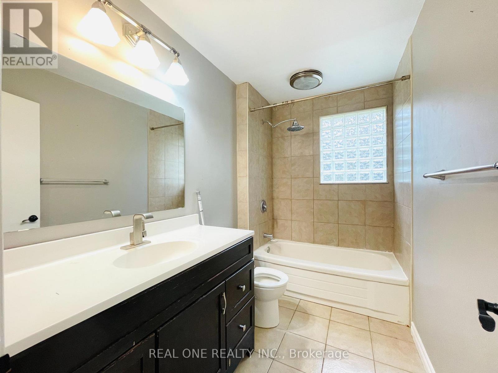 2249 Wyandotte Drive, Oakville, Ontario  L6L 2T4 - Photo 10 - W12835166