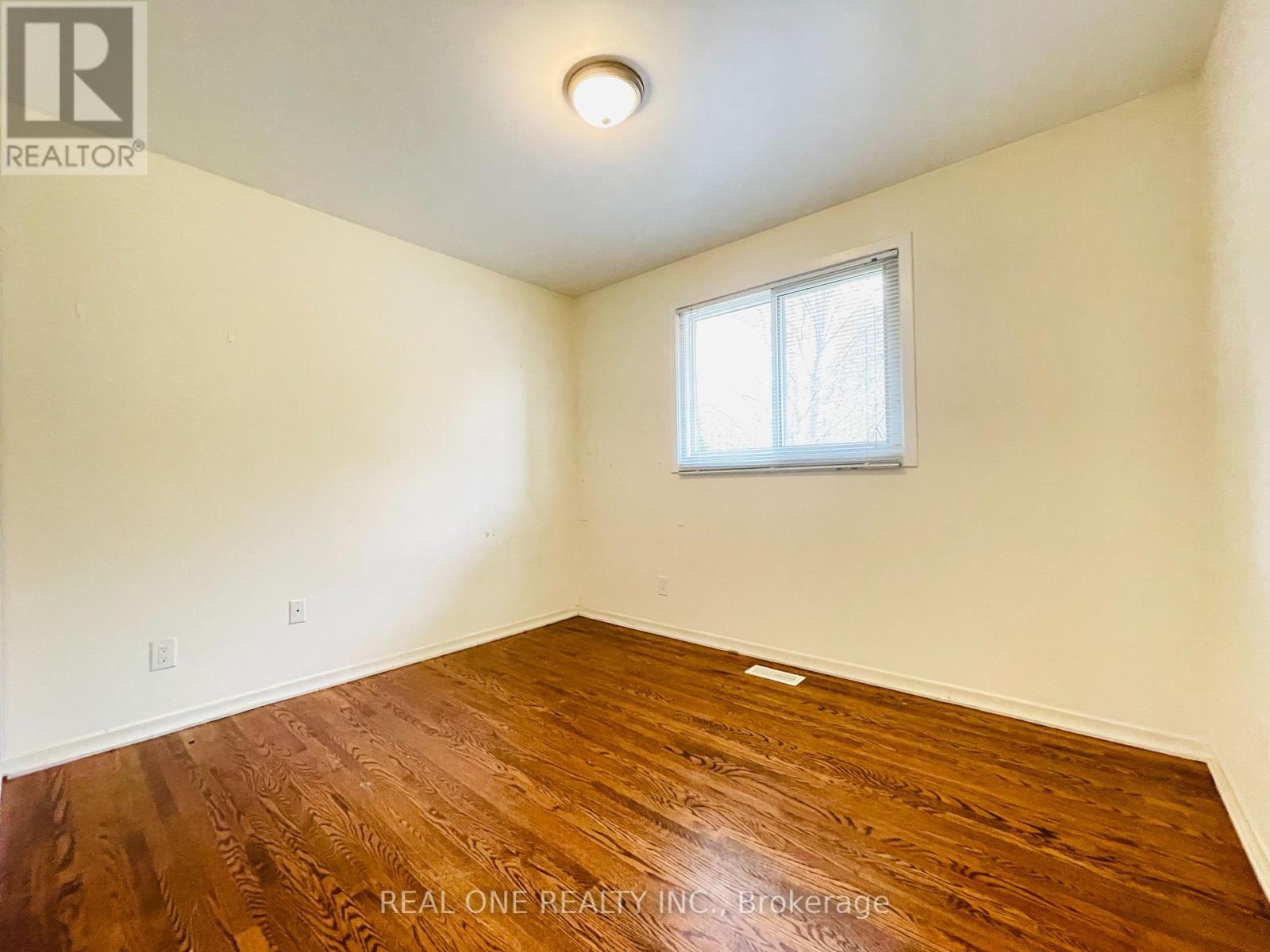 2249 Wyandotte Drive, Oakville, Ontario  L6L 2T4 - Photo 13 - W12835166