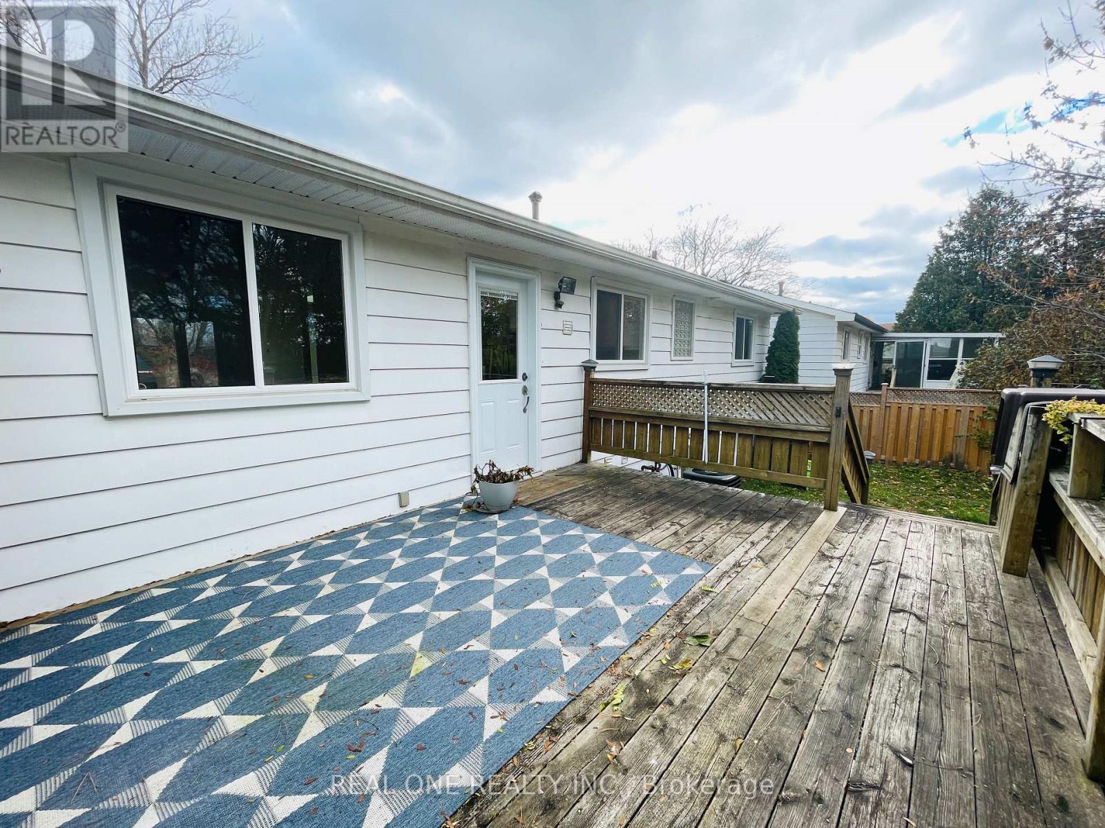 2249 Wyandotte Drive, Oakville, Ontario  L6L 2T4 - Photo 22 - W12835166