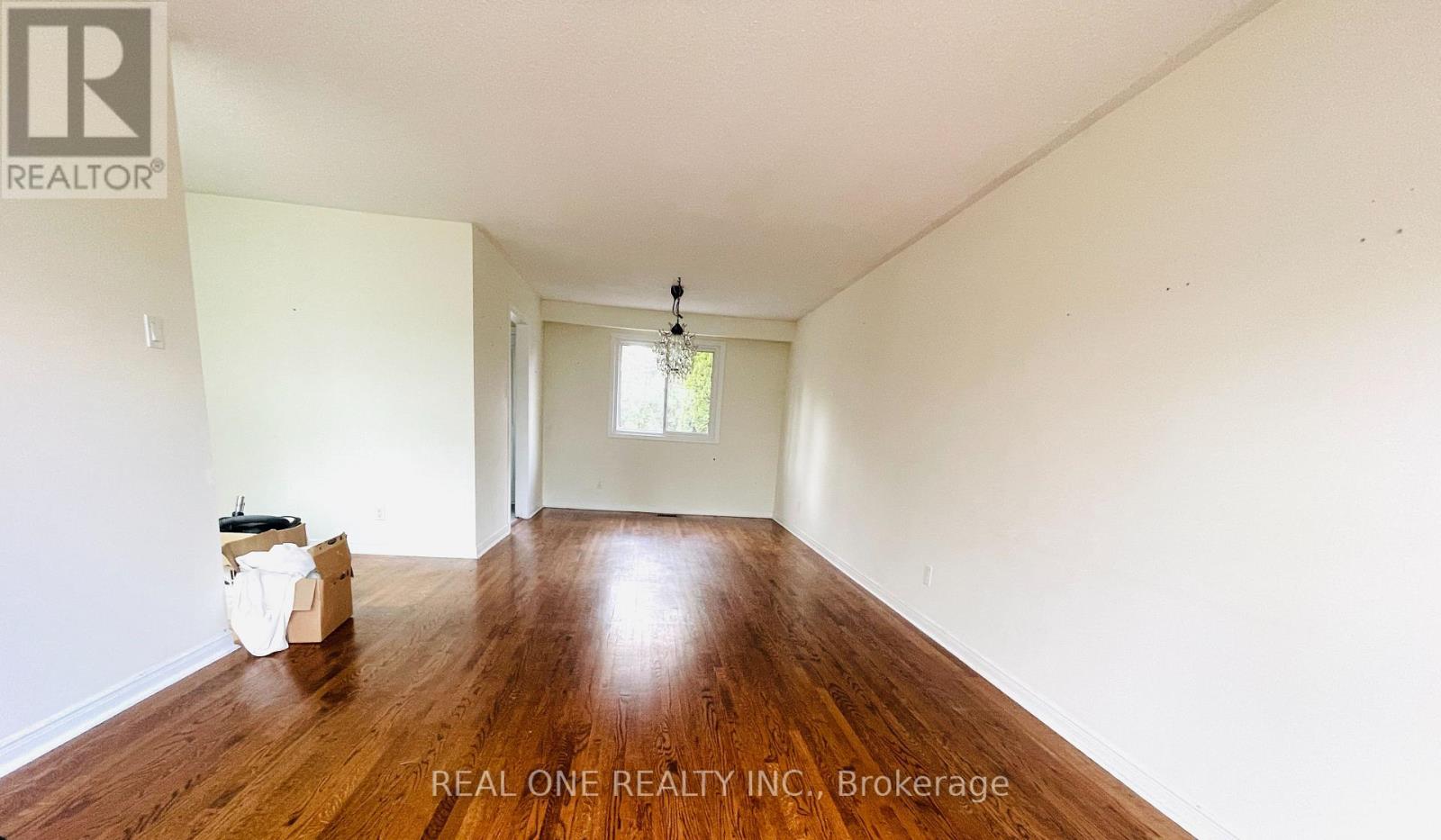 2249 Wyandotte Drive, Oakville, Ontario  L6L 2T4 - Photo 4 - W12835166