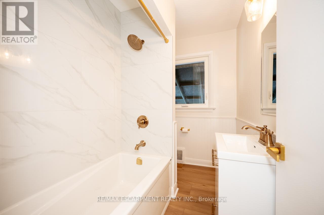 365 George Street, Milton (Om Old Milton), Ontario  L9T 2T1 - Photo 17 - W12835196