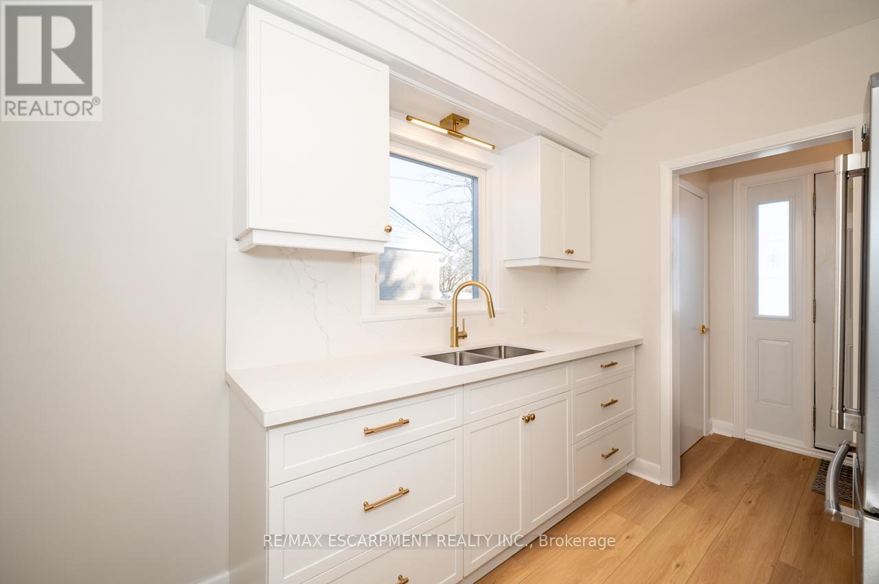 365 George Street, Milton (Om Old Milton), Ontario  L9T 2T1 - Photo 5 - W12835196