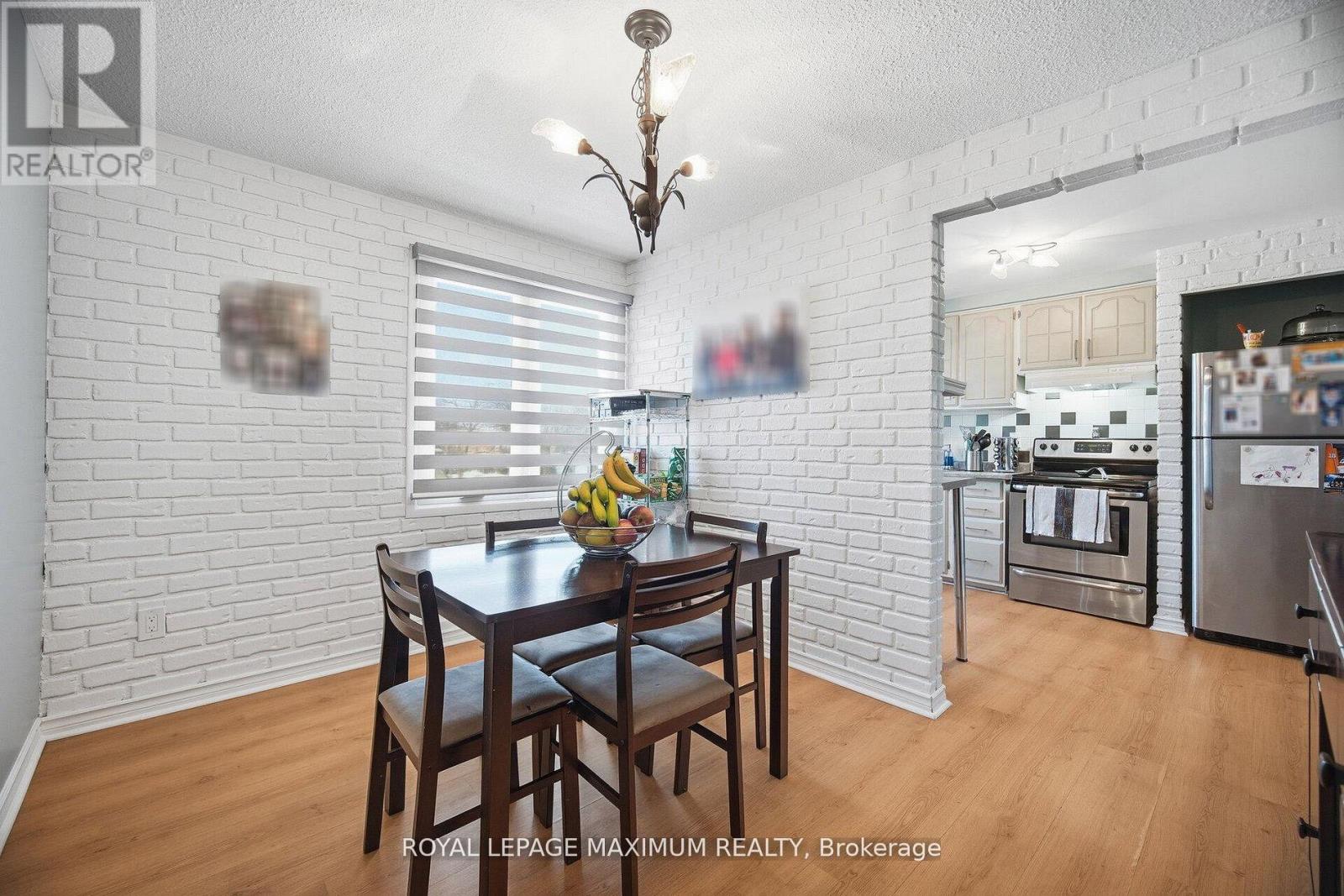 7493 Bybrook Drive, Mississauga, Ontario  L4T 3R4 - Photo 7 - W12835204