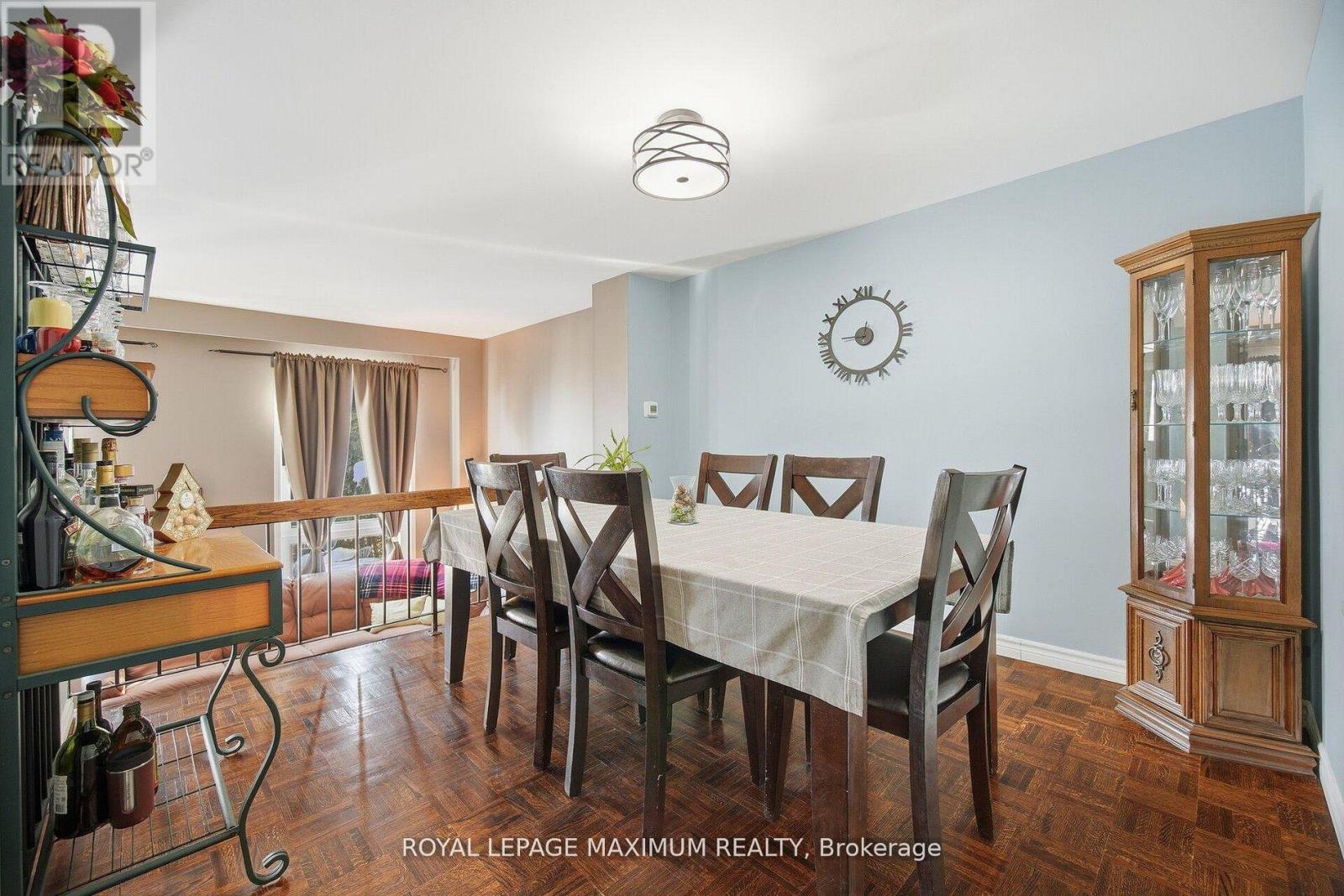 7493 Bybrook Drive, Mississauga, Ontario  L4T 3R4 - Photo 8 - W12835204