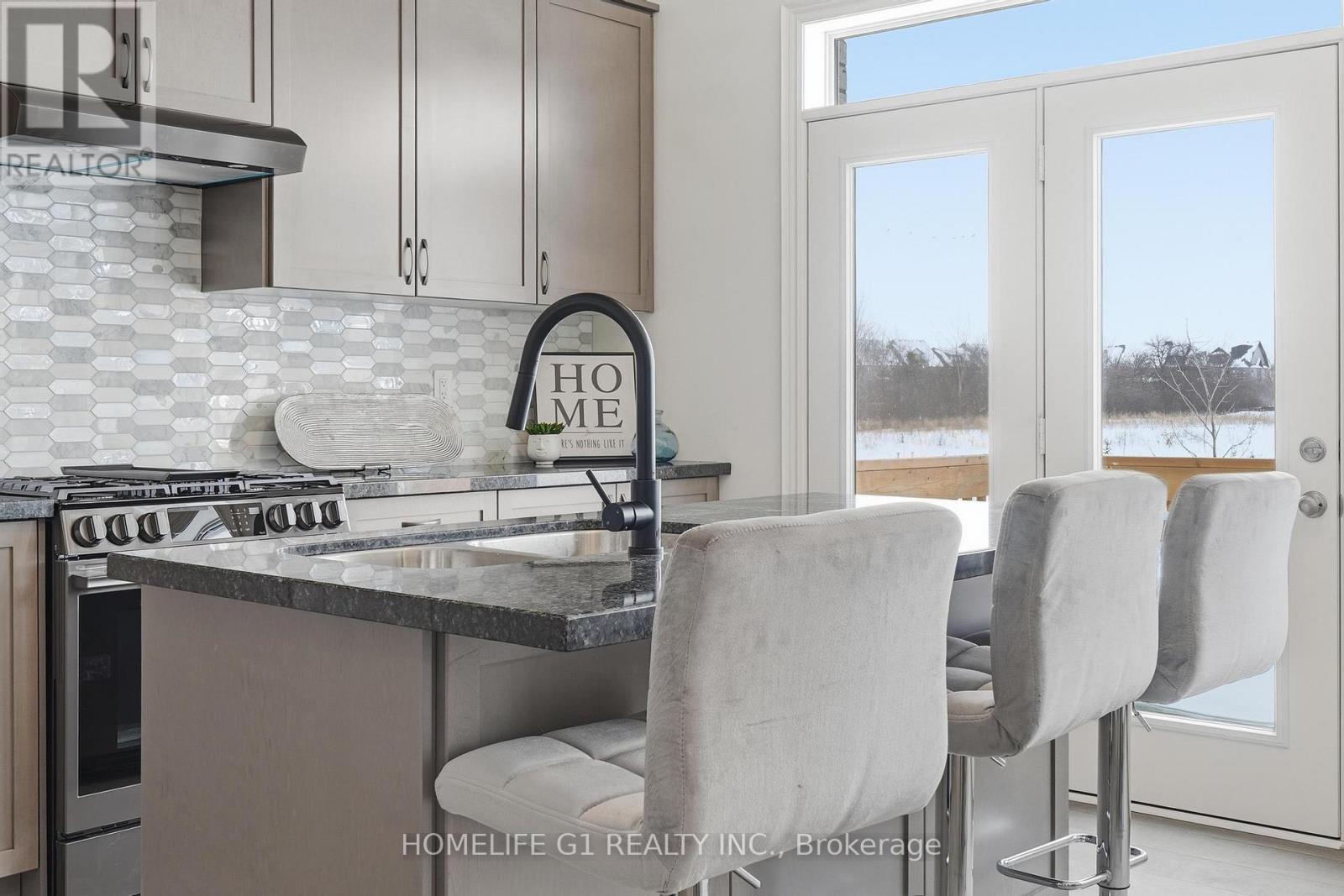 37 North Park Boulevard, Oakville, Ontario  L6M 0W8 - Photo 12 - W12835252