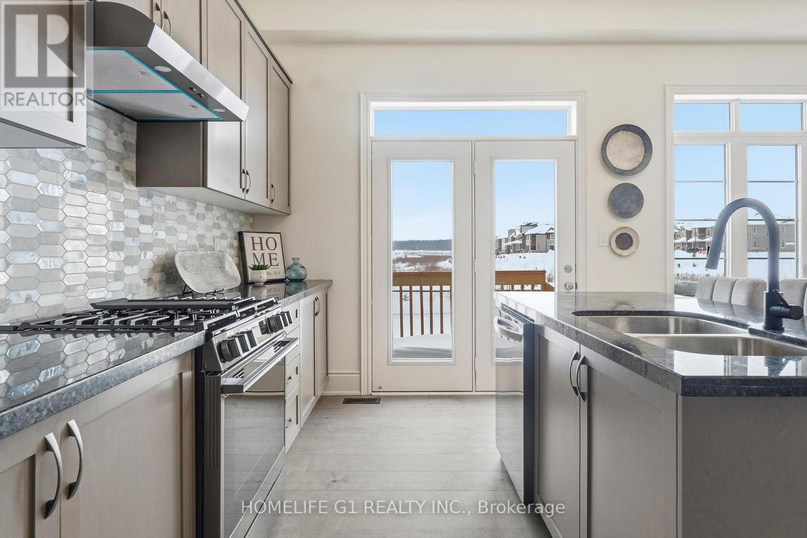 37 North Park Boulevard, Oakville, Ontario  L6M 0W8 - Photo 15 - W12835252