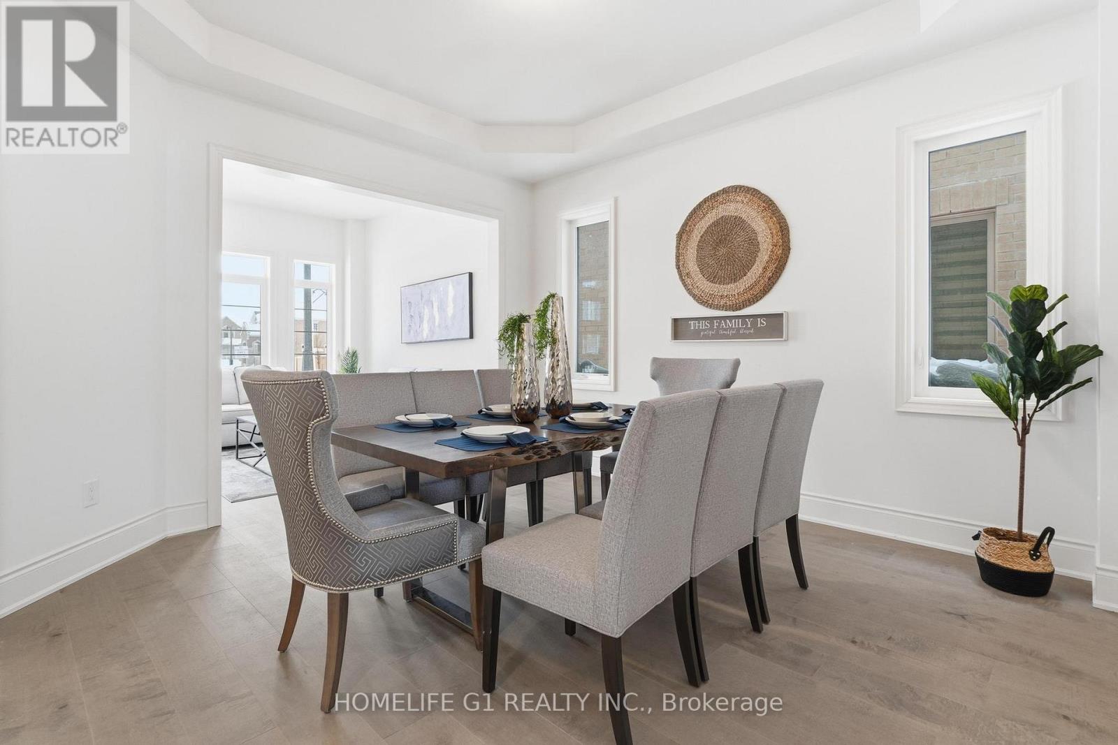 37 North Park Boulevard, Oakville, Ontario  L6M 0W8 - Photo 5 - W12835252