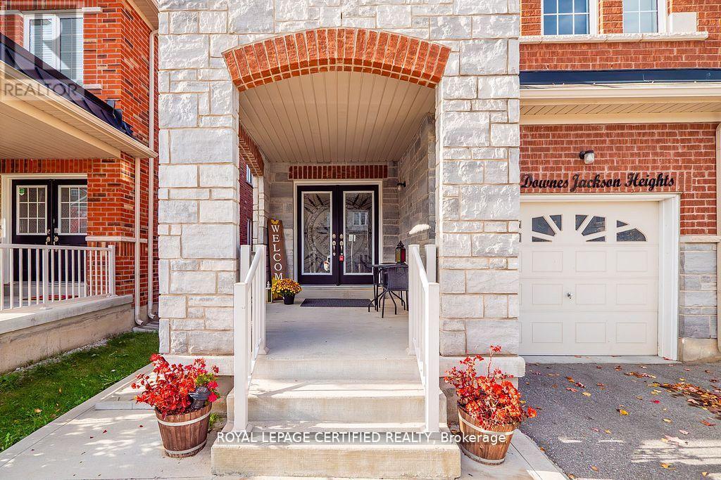 497 Downes Jackson Heights, Milton, Ontario  L9T 8W2 - Photo 4 - W12835262