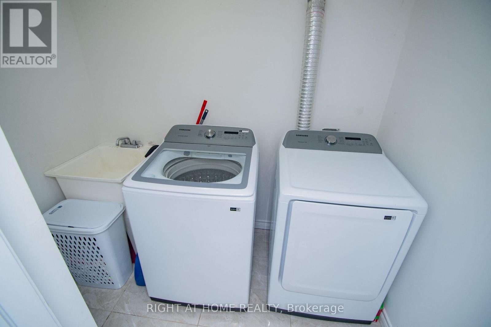 65 Bridgenorth Crescent, Toronto, Ontario  M9V 2M5 - Photo 28 - W12835274