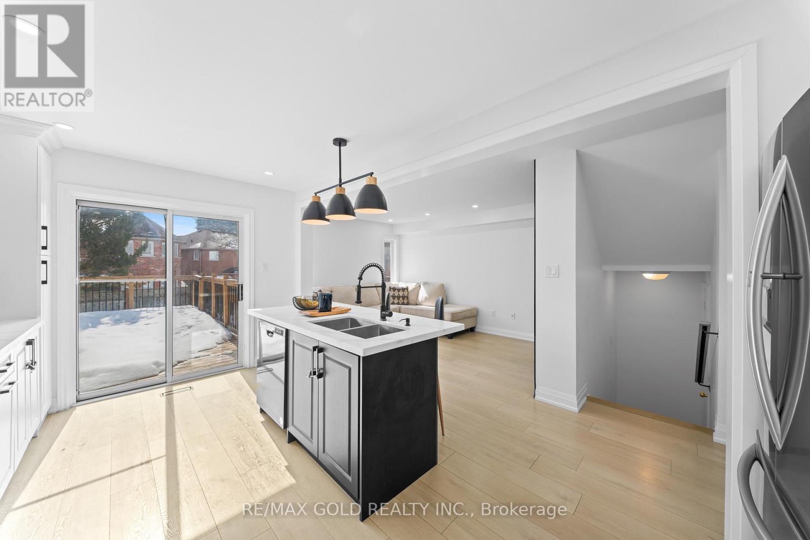 18 Russell Street, Halton Hills, Ontario  L7G 5Y7 - Photo 21 - W12835284