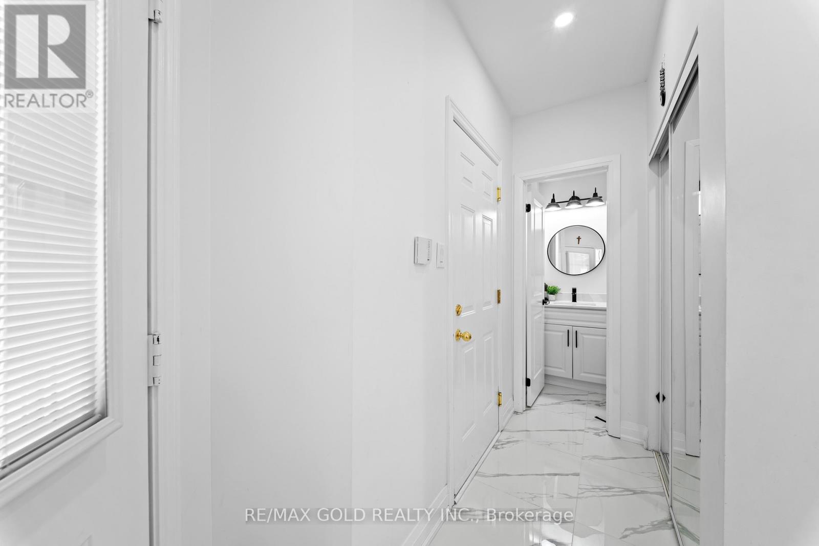 18 Russell Street, Halton Hills, Ontario  L7G 5Y7 - Photo 8 - W12835284