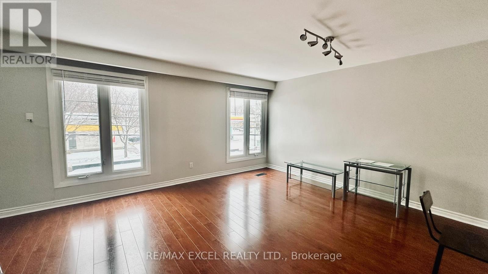 675 The Queensway, Toronto, Ontario  M8Y 1K8 - Photo 7 - W12835322