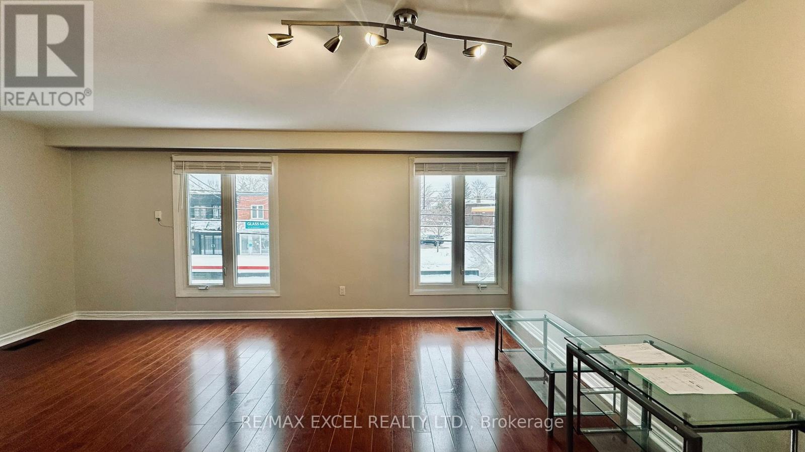 675 The Queensway, Toronto, Ontario  M8Y 1K8 - Photo 8 - W12835322