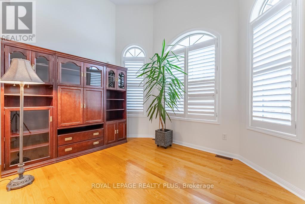 854 Mcduffe Crescent, Milton, Ontario  L9T 6M7 - Photo 10 - W12835350