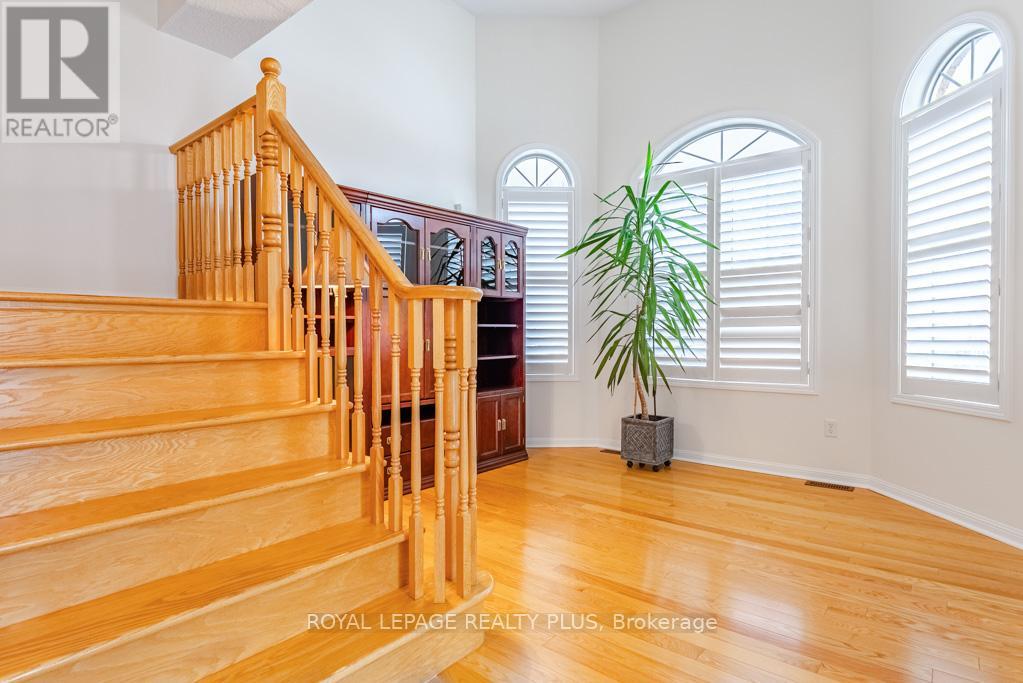 854 Mcduffe Crescent, Milton, Ontario  L9T 6M7 - Photo 8 - W12835350