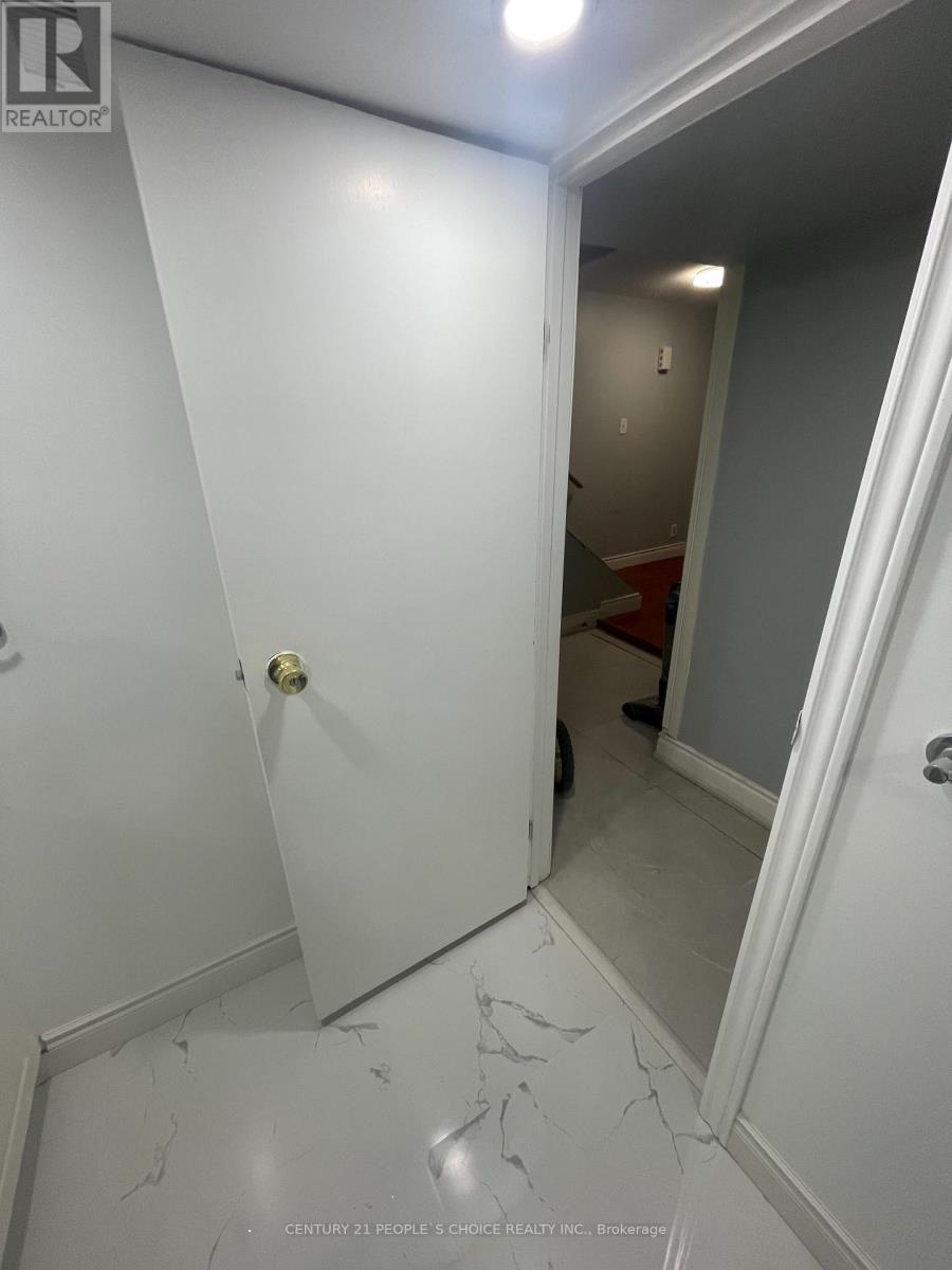 Lower Level - 340 Bristol Road W, Mississauga, Ontario  L5R 2J7 - Photo 13 - W12835360