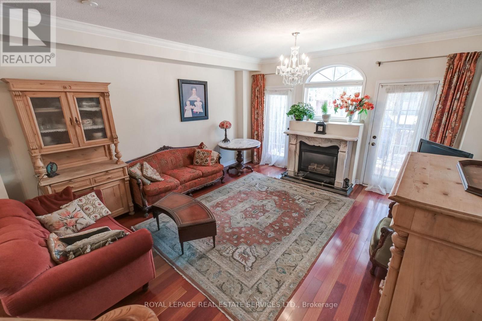 8 Granite Court, Toronto, Ontario  M8V 4A4 - Photo 12 - W12835382