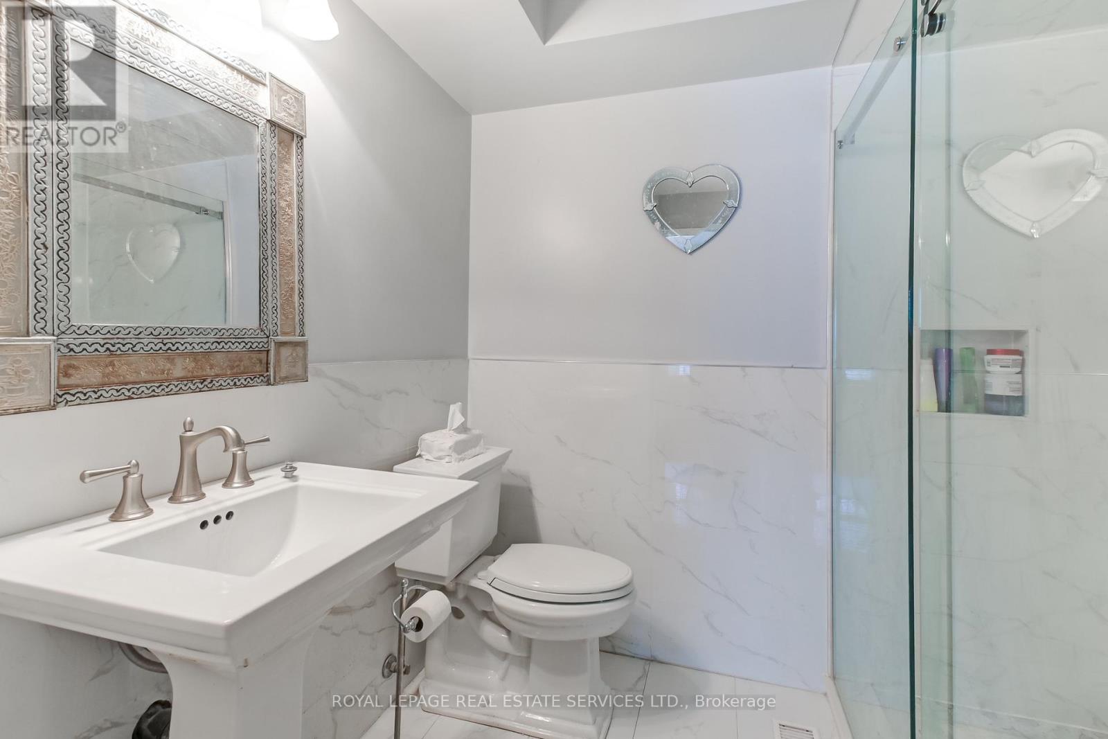 8 Granite Court, Toronto, Ontario  M8V 4A4 - Photo 28 - W12835382