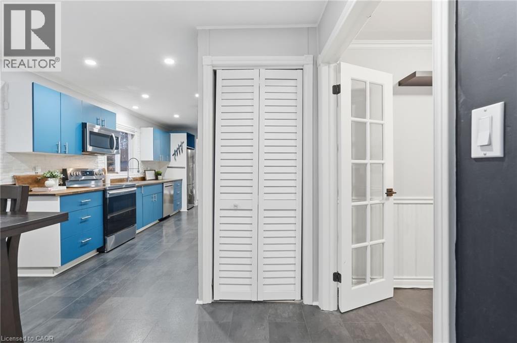 20 Trapnell Street, St. Catharines, Ontario  L2R 1A9 - Photo 4 - 40803261