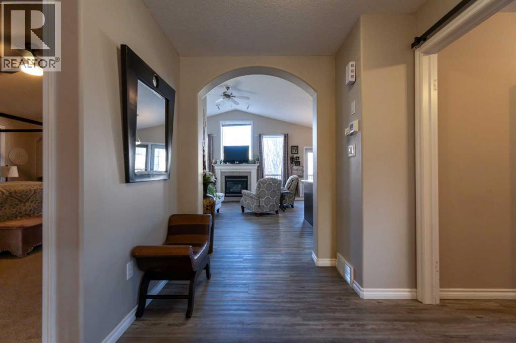 65 Heritage Circle W, Lethbridge, Alberta  T1K 7T3 - Photo 6 - A2289412