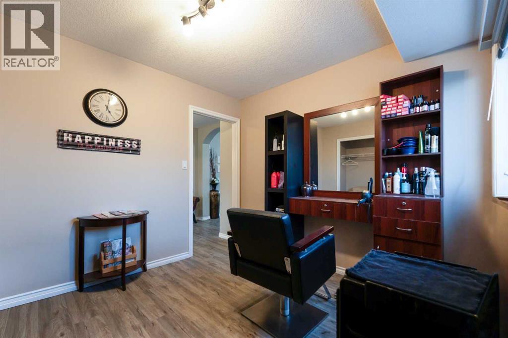 65 Heritage Circle W, Lethbridge, Alberta  T1K 7T3 - Photo 30 - A2289412