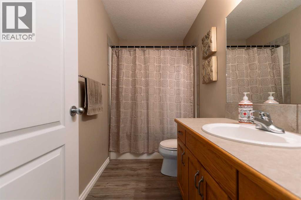 65 Heritage Circle W, Lethbridge, Alberta  T1K 7T3 - Photo 28 - A2289412