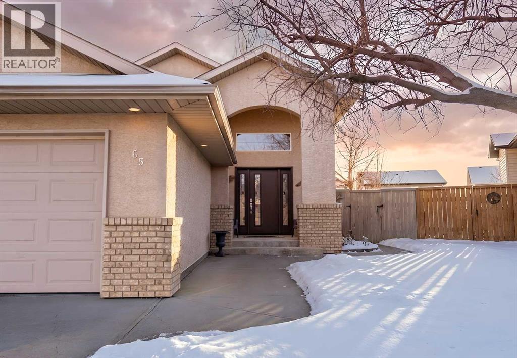65 Heritage Circle W, Lethbridge, Alberta  T1K 7T3 - Photo 2 - A2289412