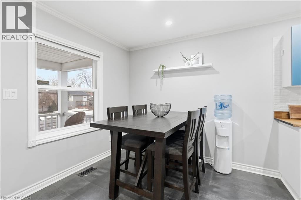 20 Trapnell Street, St. Catharines, Ontario  L2R 1A9 - Photo 5 - 40803261