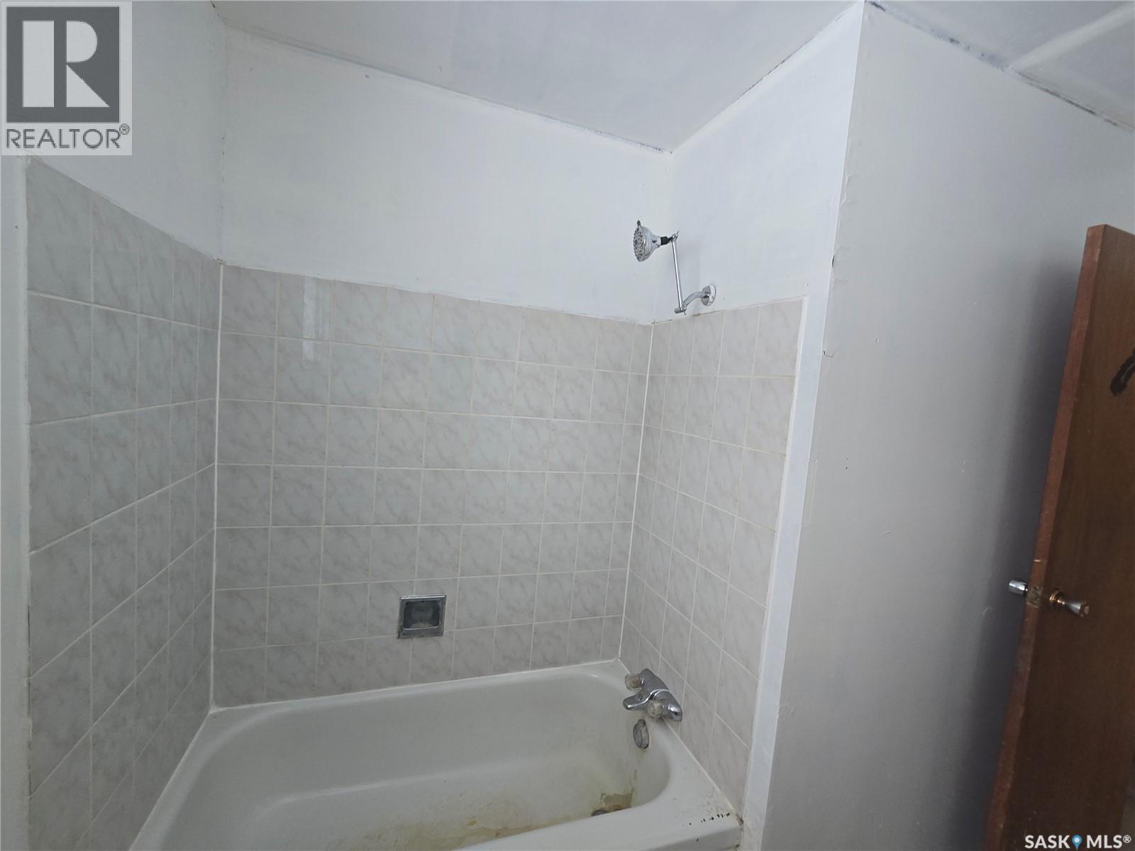 350 James Street, Kisbey, Saskatchewan  S0C 1L0 - Photo 12 - SK029153