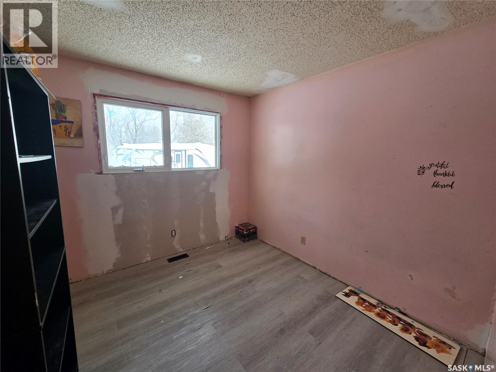 350 James Street, Kisbey, Saskatchewan  S0C 1L0 - Photo 13 - SK029153