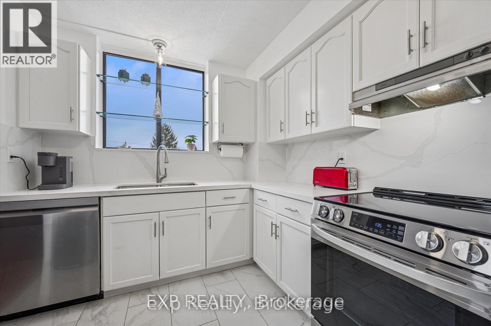 301 - 93 Westwood Road, Guelph, Ontario  N1H 7J7 - Photo 5 - X12835100