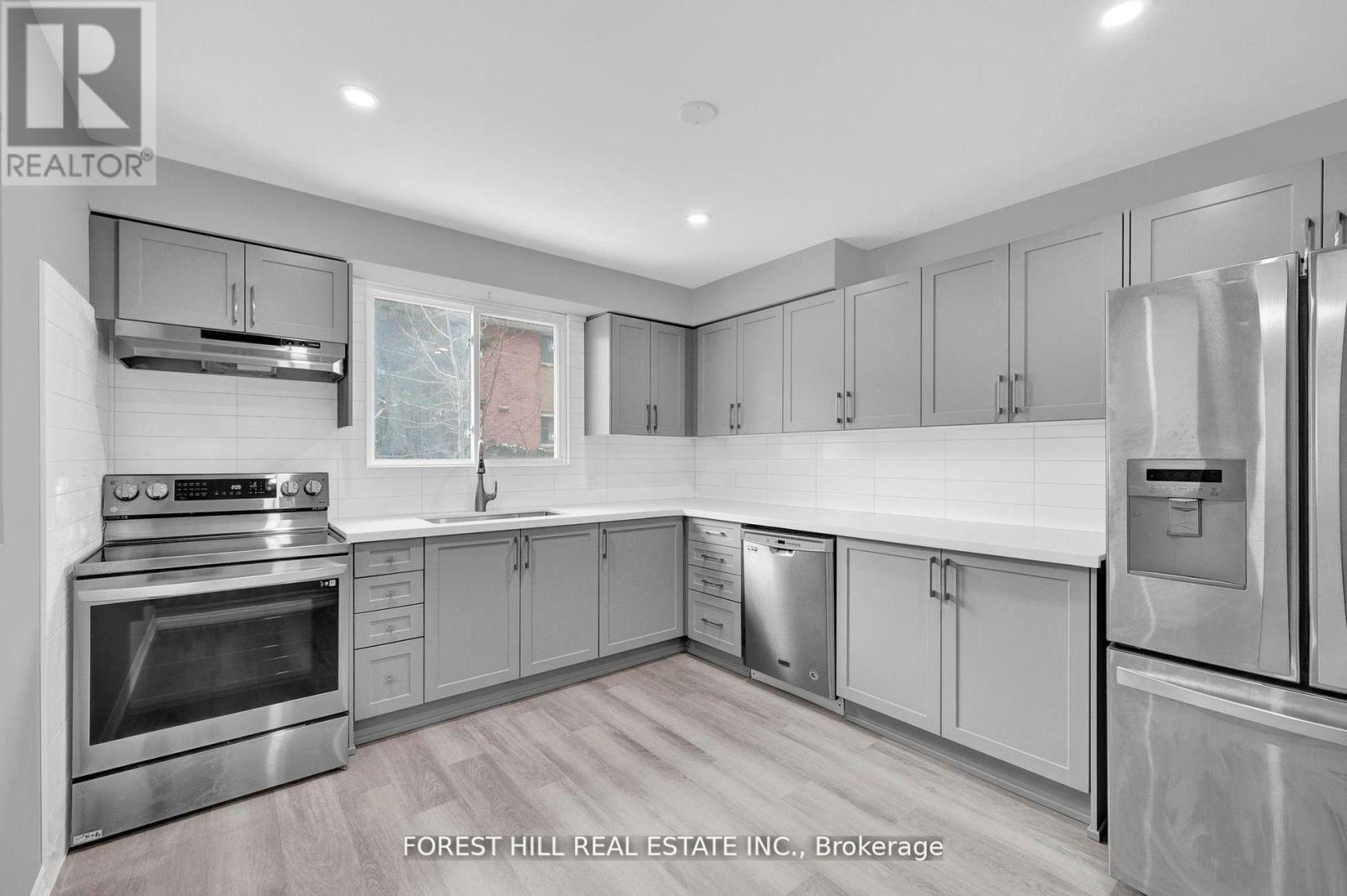 6 - 494 ELGIN STREET W, Cobourg, Ontario