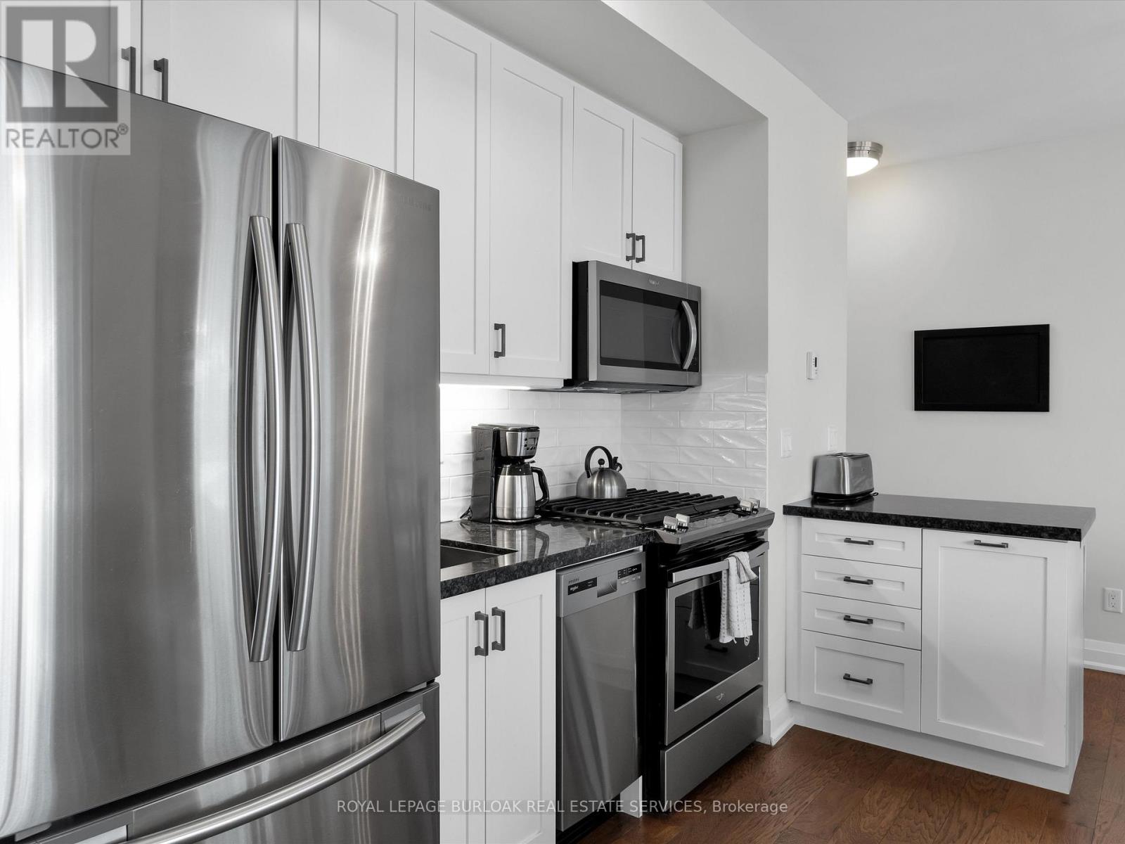 Btv-W 101 - 1869 Muskoka 118 Road W, Muskoka Lakes, Ontario P1L 1W8 - Photo 11 - X12835192